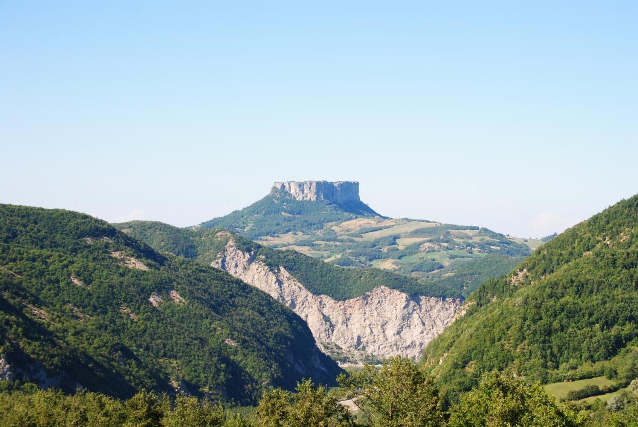 Bebbio Casale Monte Valestra B&B 외부 사진