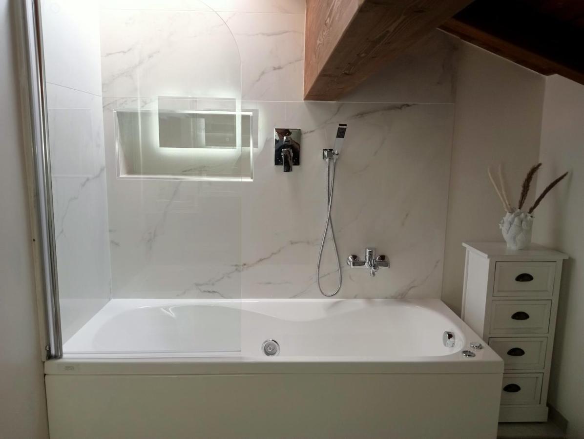 Bebbio Casale Monte Valestra B&B 외부 사진
