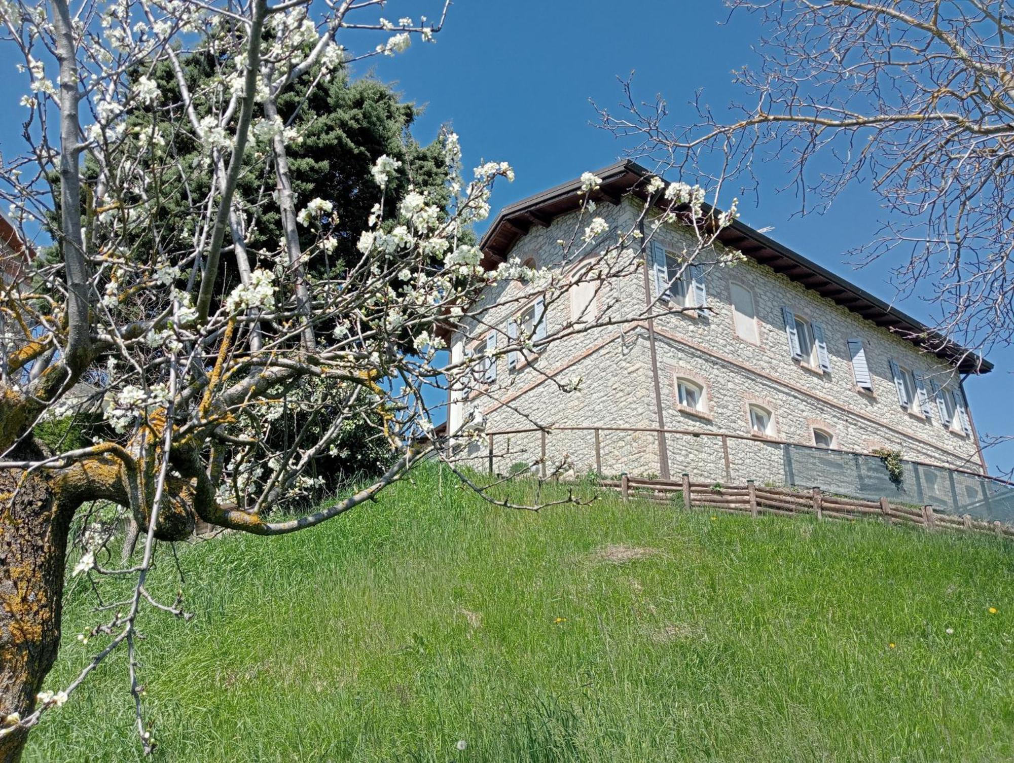 Bebbio Casale Monte Valestra B&B 외부 사진